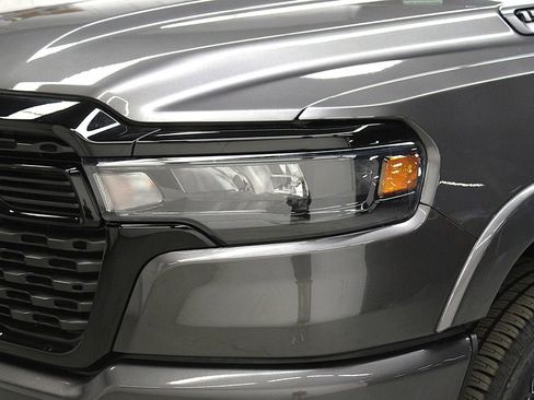 New 2026 RAM 1500 4x4 Crew Cab image 41