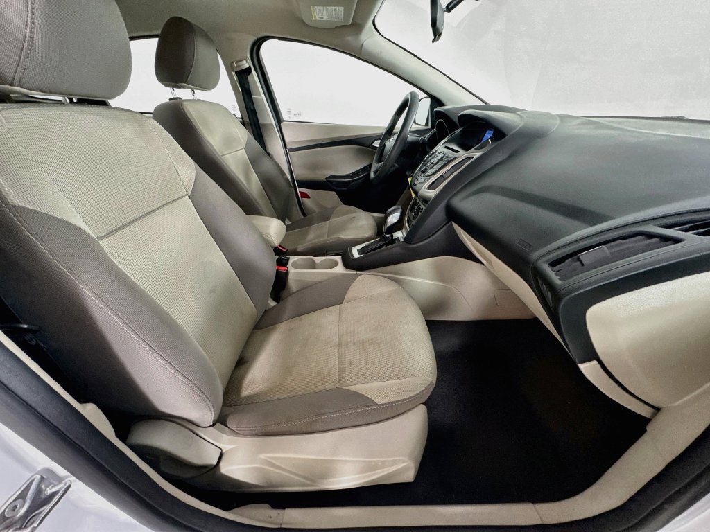 Used 2014 Ford Focus SE FWD image 31