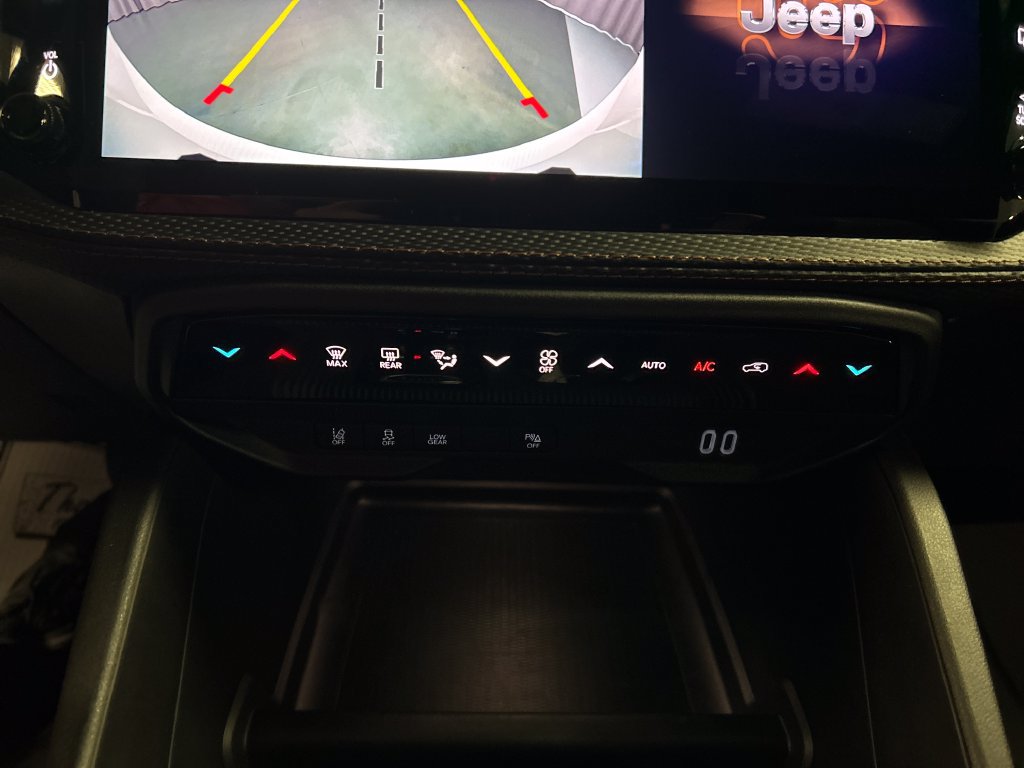 Used 2026 Jeep Cherokee Limited AWD/4WD image 19