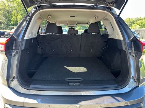 Used 2024 Nissan Rogue S image 13