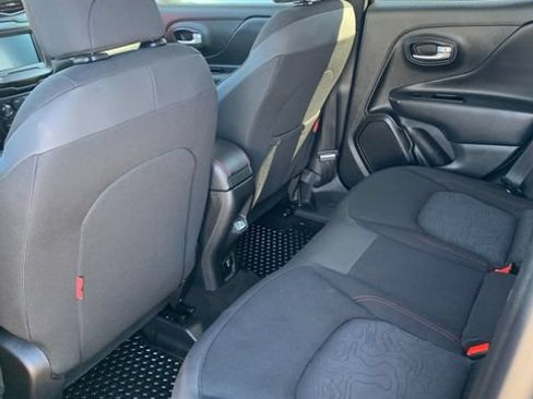 Used 2019 Jeep Renegade Trailhawk AWD/4WD image 16
