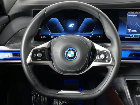 Used 2024 BMW i7 xDrive60 w/ Executive Package image 42