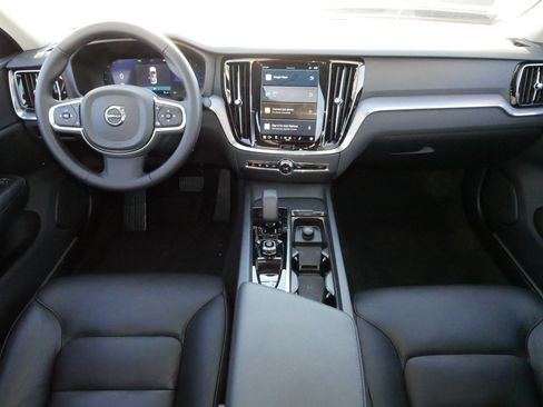 Used 2025 Volvo S60 B5 Core image 10