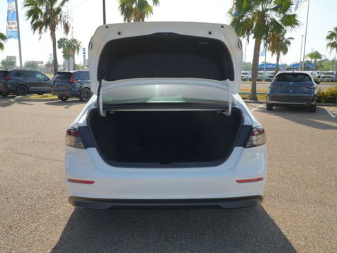 Used 2024 Honda Accord Sport image 12