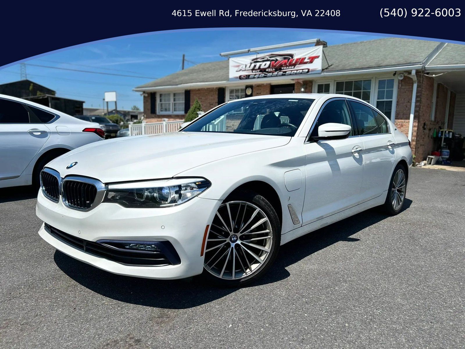 Used 2018 BMW 530e xDrive w/ Premium Package 2 AWD/4WD image 1