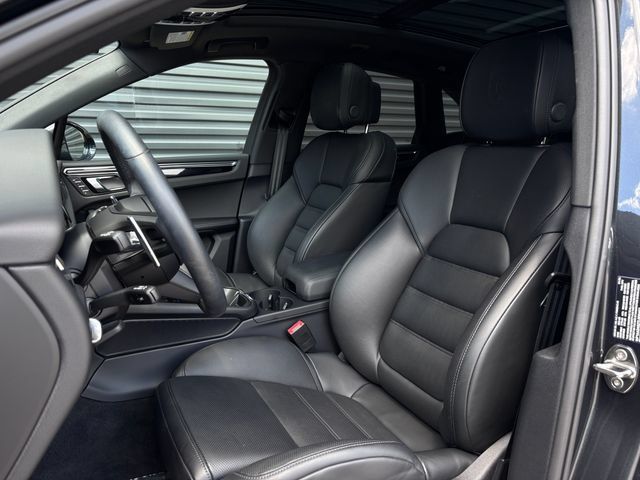 Certified 2026 Porsche Macan AWD/4WD image 5