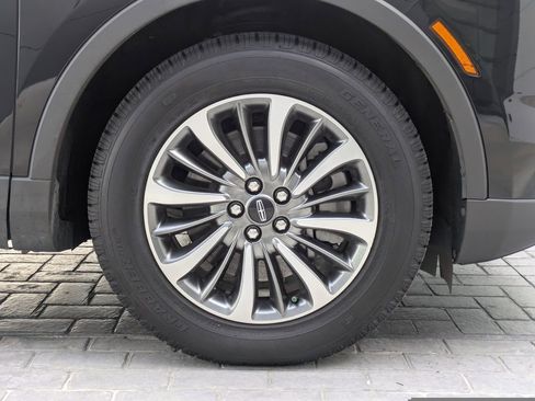 Used 2022 Lincoln Nautilus AWD w/ Premium Package image 12