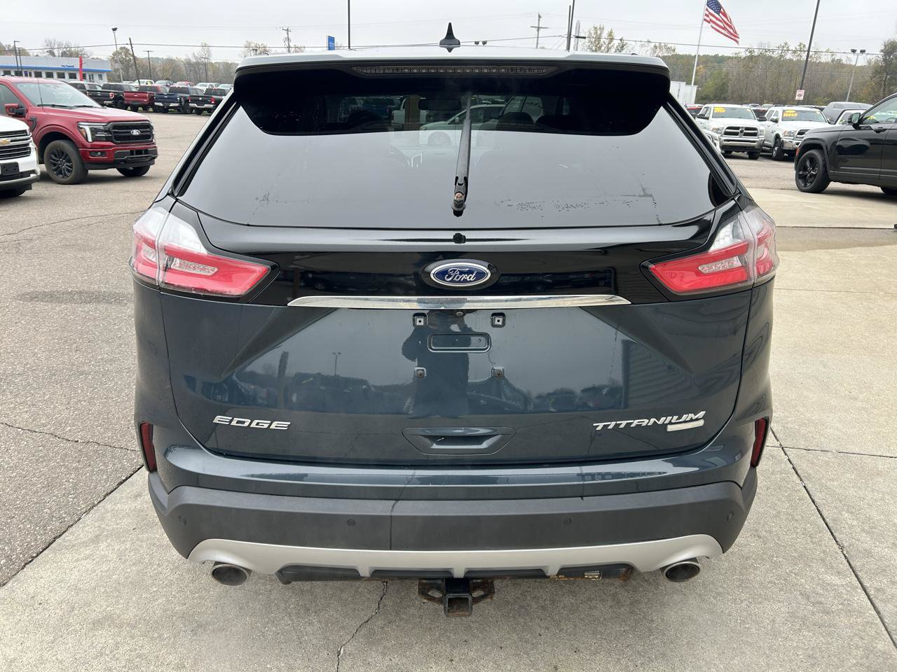 Used 2019 Ford Edge Titanium w/ Cold Weather Package AWD/4WD image 6
