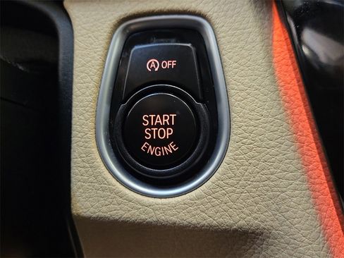 Used 2016 BMW 320i xDrive Sedan image 30