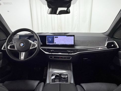 Used 2025 BMW X5 xDrive40i w/ M Sport Package AWD/4WD image 8