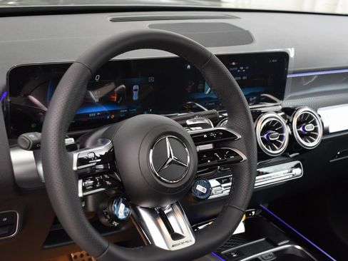 New 2025 Mercedes-Benz GLB 35 AMG 4MATIC image 18