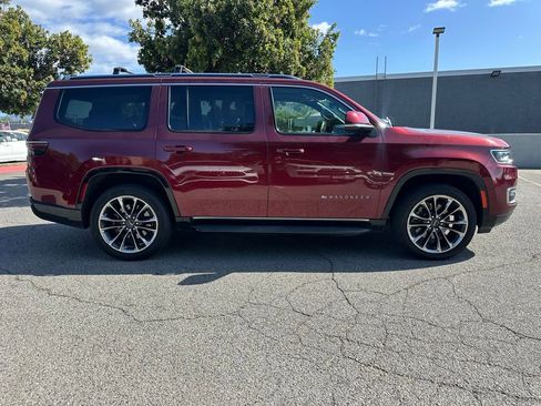 Used 2022 Jeep Wagoneer Series II w/ Premium Group I AWD/4WD image 8