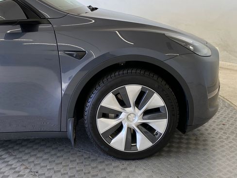 Used 2023 Tesla Model Y Long Range image 11