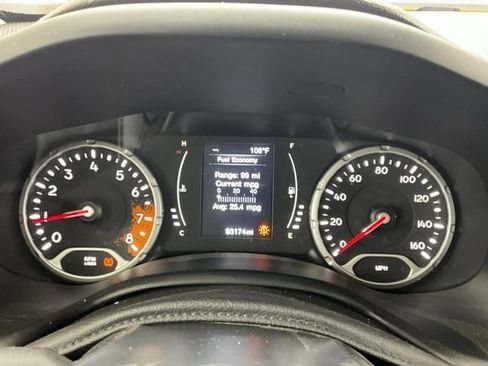 Used 2016 Jeep Renegade Latitude w/ Cold Weather Group AWD/4WD image 9