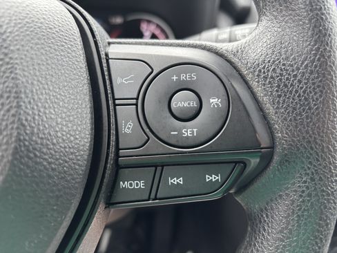 Certified 2025 Toyota RAV4 XLE AWD/4WD image 20