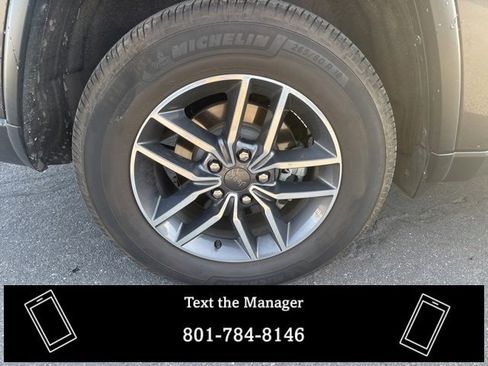 Used 2019 Jeep Grand Cherokee Limited w/ Trailer Tow Group IV image 11