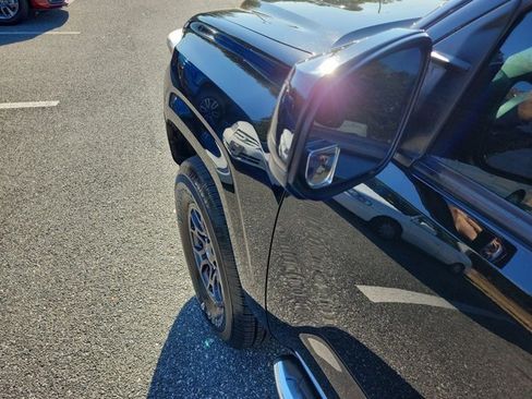 Used 2016 Toyota Tacoma SR w/ SR Convenience Package image 18