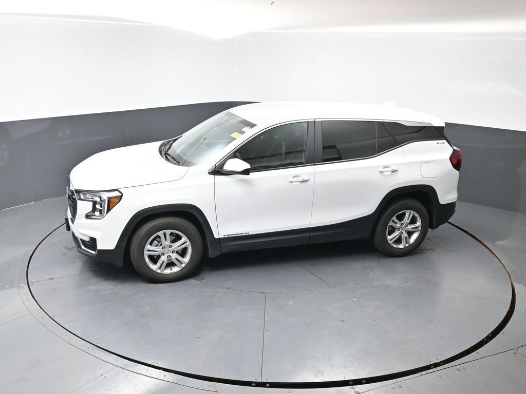 Used 2024 GMC Terrain SLE FWD image 44