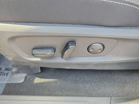 Certified 2026 Nissan Pathfinder SV AWD/4WD image 17