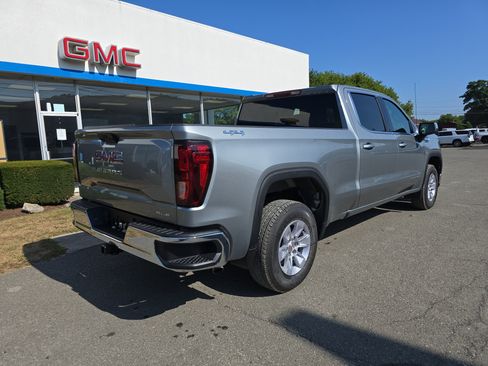 New 2026 GMC Sierra 1500 SLE image 3