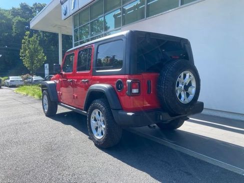 Used 2021 Jeep Wrangler Unlimited Sport AWD/4WD image 9