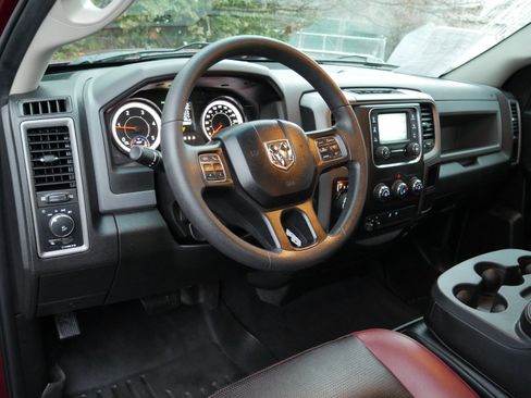Used 2019 RAM 1500 Tradesman w/ Tradesman SXT Package image 4