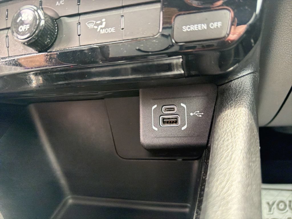 Used 2023 Jeep Compass Latitude AWD/4WD image 23