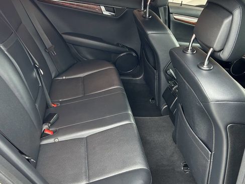 Used 2009 Mercedes-Benz C 300 Sedan image 16