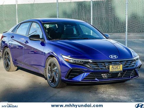 New 2026 Hyundai Elantra SEL Sport FWD image 3