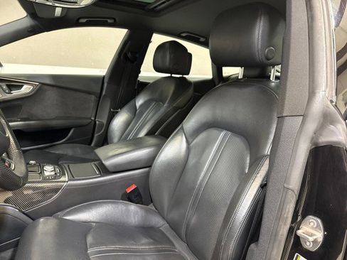 Used 2016 Audi RS 7 Prestige w/ Driver Assistance Package image 16