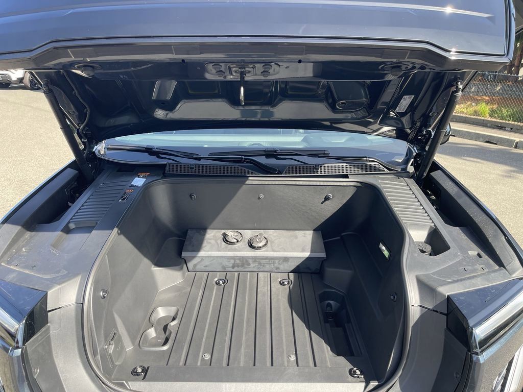 New 2026 GMC Sierra EV Elevation w/ Premium Package AWD/4WD image 29