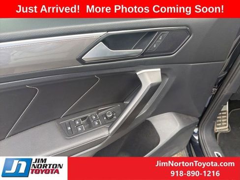 Used 2023 Volkswagen Tiguan SE R-Line image 10