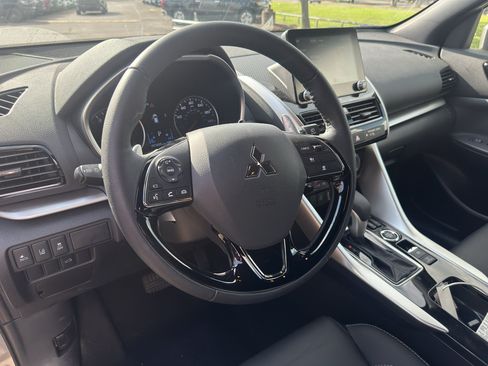 Used 2025 Mitsubishi Eclipse Cross AWD image 18