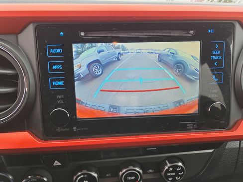 Certified 2016 Toyota Tacoma TRD Sport w/ Towing Package image 22