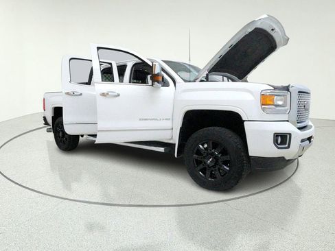 Used 2016 GMC Sierra 3500 Denali w/ Driver Alert Package AWD/4WD image 11