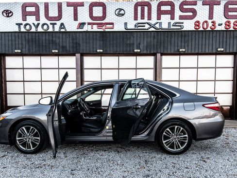 Used 2015 Toyota Camry SE image 18