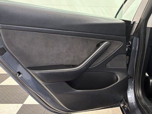 Used 2020 Tesla Model 3 Standard Range Plus image 16