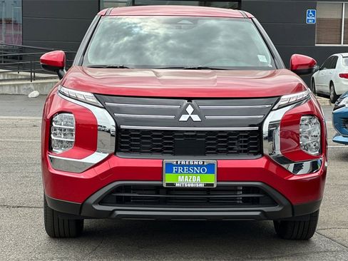 New 2025 Mitsubishi Outlander ES image 10