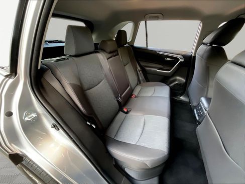 Used 2025 Toyota RAV4 XLE AWD/4WD image 25