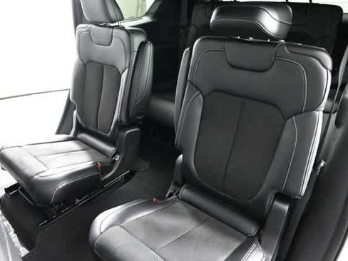 Used 2023 Jeep Grand Cherokee L Altitude image 15