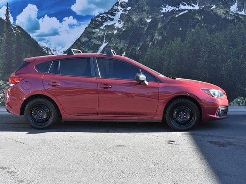 Used 2023 Subaru Impreza 2.0i image 2