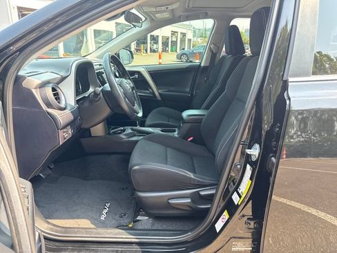 Used 2016 Toyota RAV4 XLE w/ Convenience Package FWD image 16