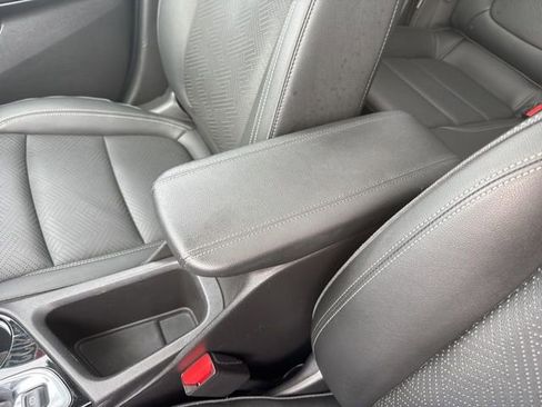 Used 2022 Buick Encore GX Essence w/ Experience Buick Package image 29