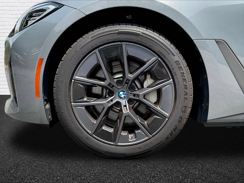 Used 2023 BMW i4 eDrive35 w/ Premium Package RWD image 27