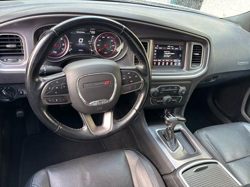 Used 2022 Dodge Charger SXT w/ Leather Interior Group image 9