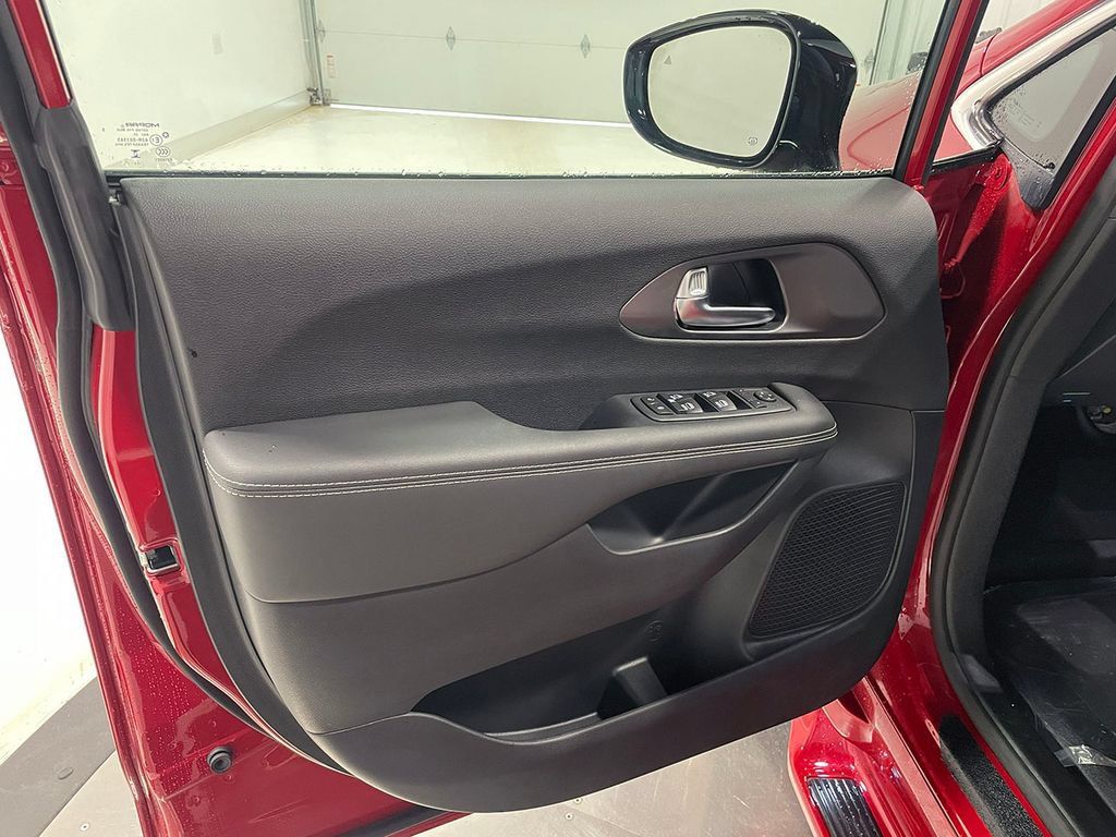 Used 2026 Chrysler Voyager LX FWD image 15
