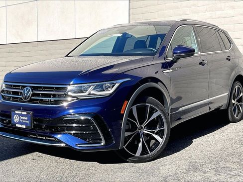 Certified 2022 Volkswagen Tiguan SEL R-Line image 12