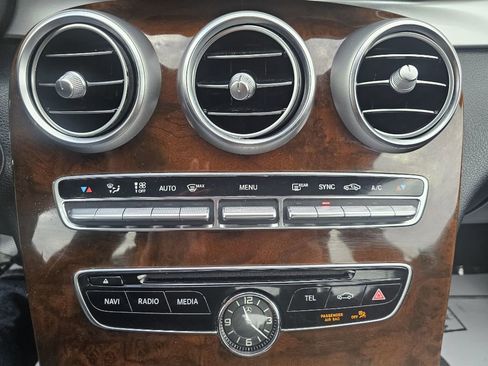Used 2018 Mercedes-Benz C 300 4MATIC Sedan image 23