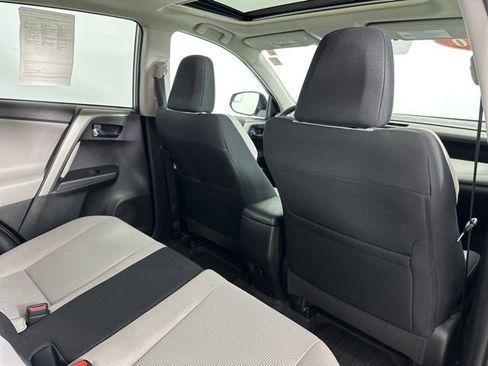 Used 2016 Toyota RAV4 XLE AWD/4WD image 28
