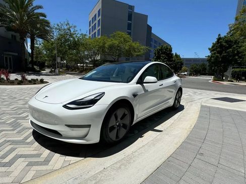 Used 2022 Tesla Model 3 Long Range AWD/4WD image 3